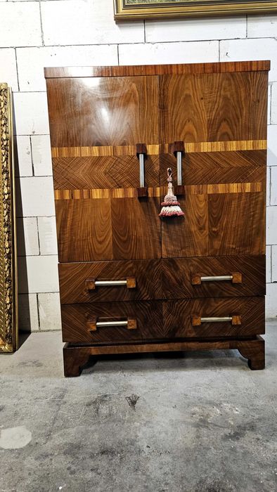 Stara podręczna szafka Komoda ART DECO ,,robi wrażenie,,