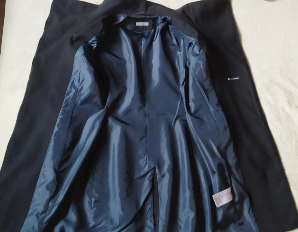 Elegancki taliowany płaszcz Montego (Peek & Cloppenburg)
