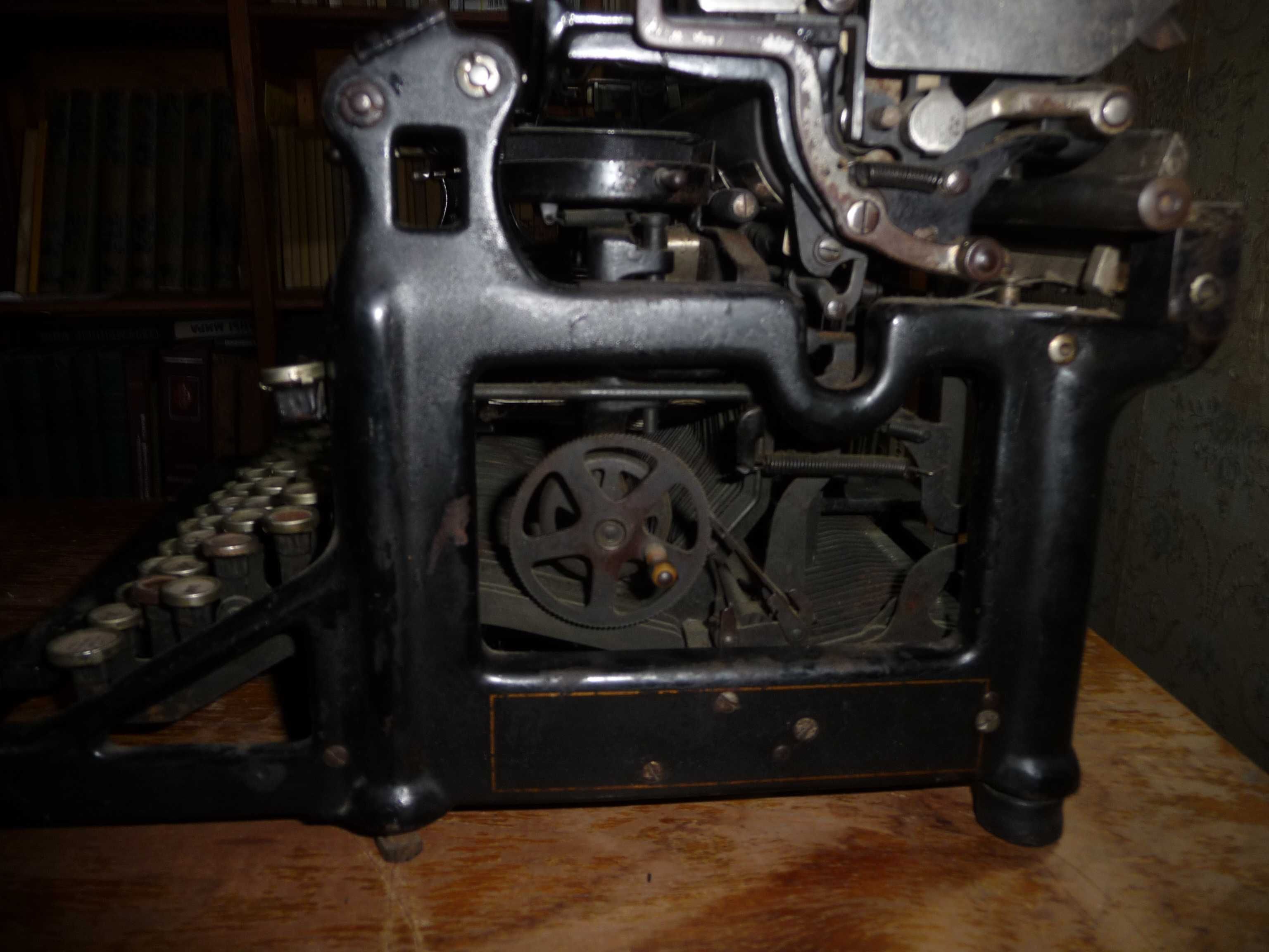 Печатная машинка рабочая Underwood 1920-е друкарська робоча машинка