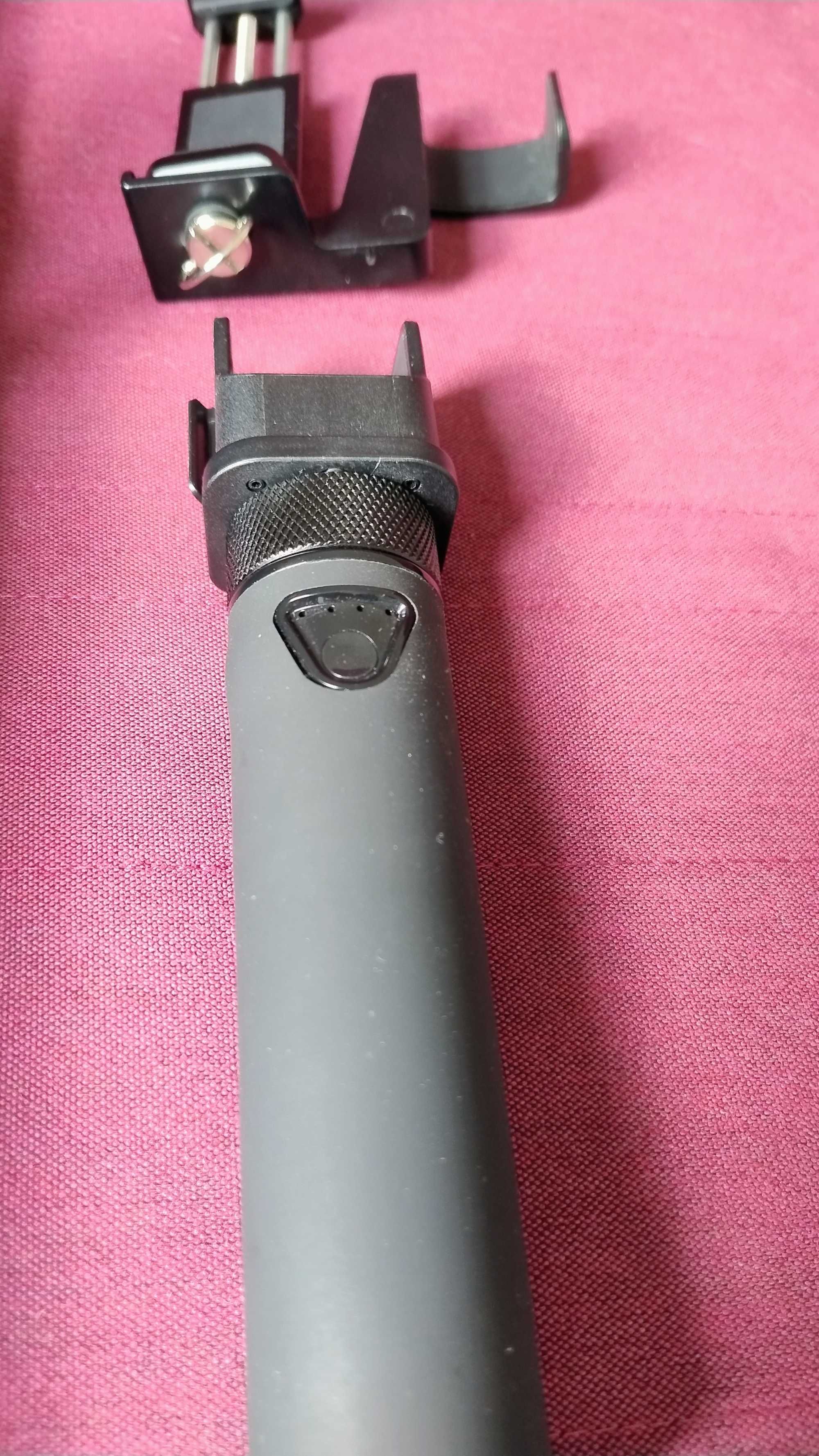 Kamera DJI Osmo Pocket + DJI Extension Rod + akcesoria