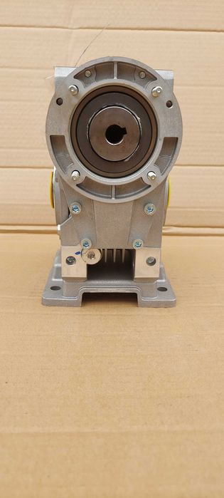 Motoreduktor silnik przekładnia BONFIGLIOLI M 1SD 4, W75 U D30 100S1B3