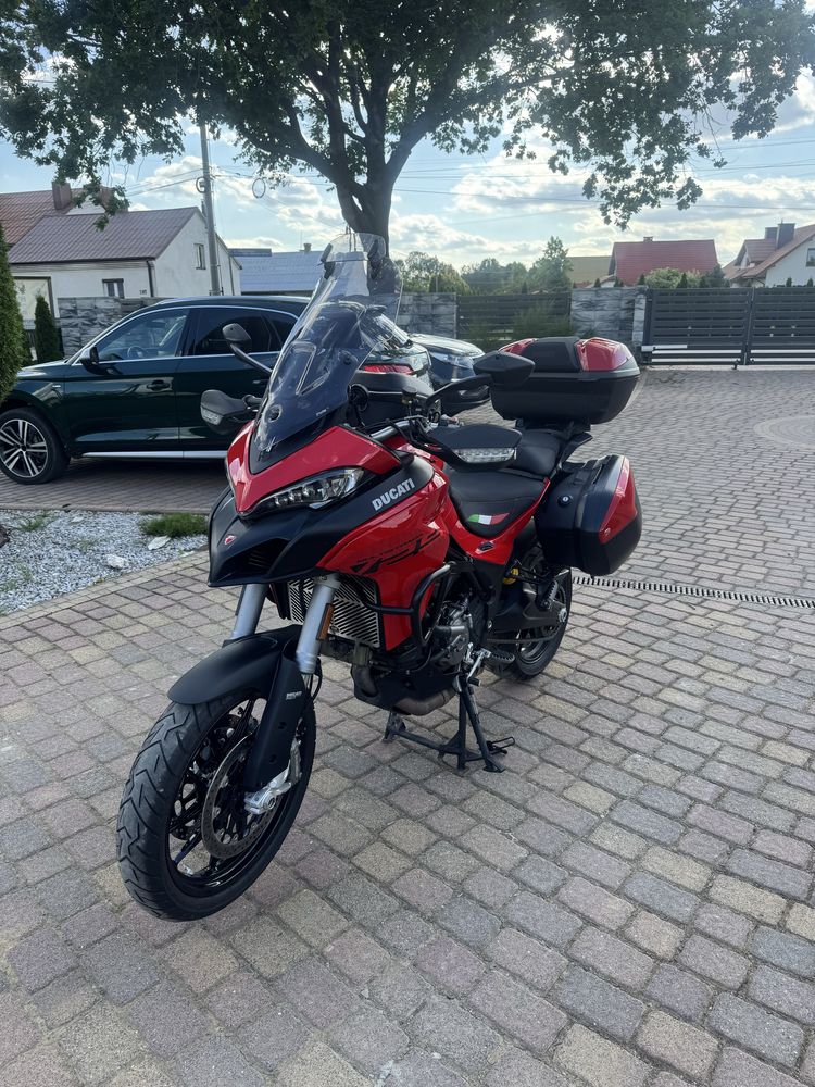 Ducati multistrada V2S travel