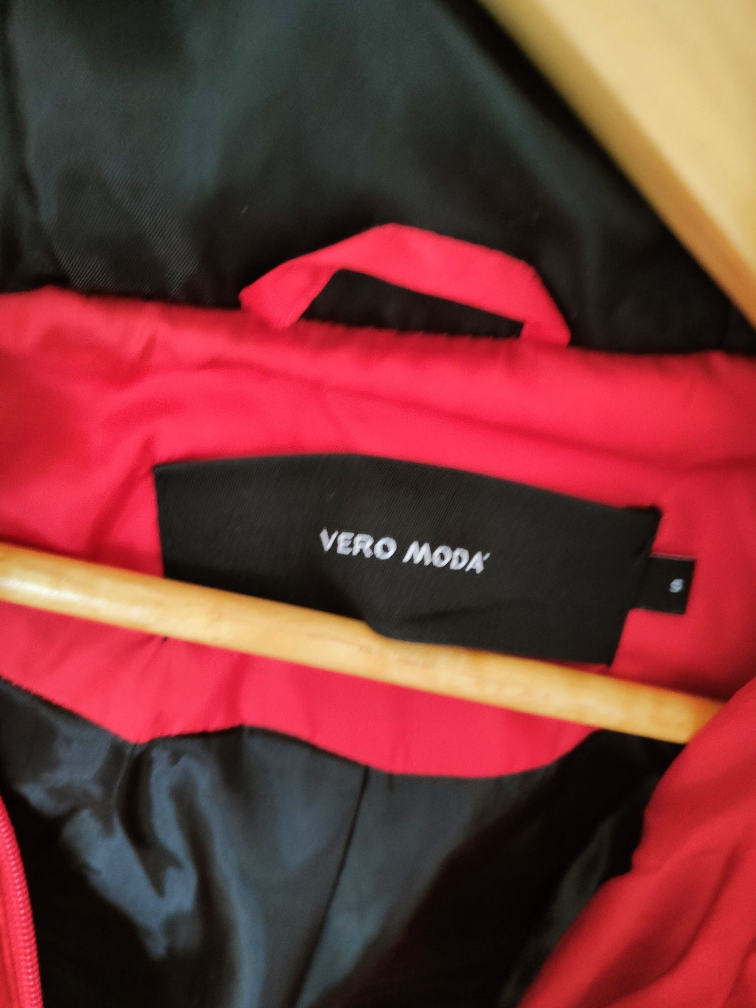 Dziewczęca pikowana kurtka Vero Moda czerwona rozm 164-168 cm