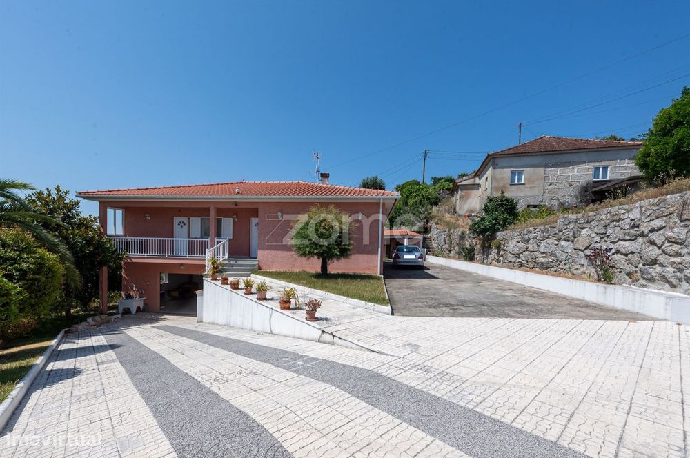 Moradia, Padreiro (Salvador e Santa Cristina)