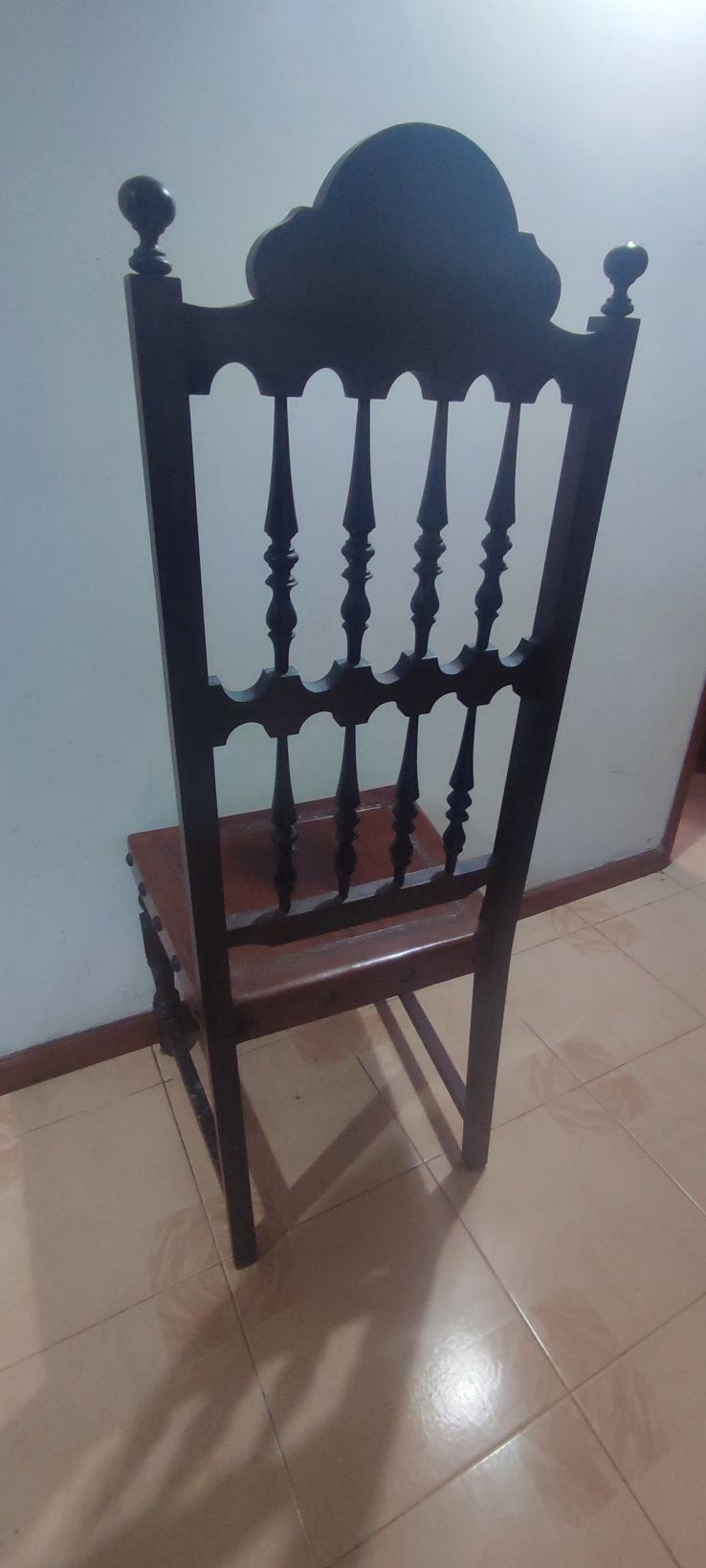 Mesa de sala de jantar + 6 cadeira em couro