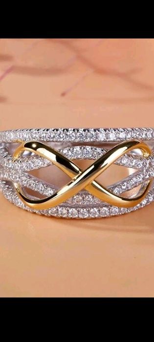 Pierścionek elegancki roz. 9.Nowy.Polecam.