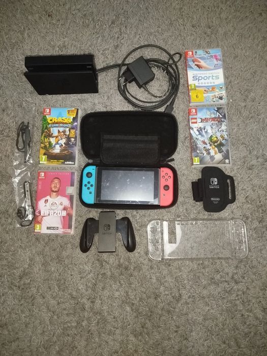 Nintendo Switch como nova com muitos extras