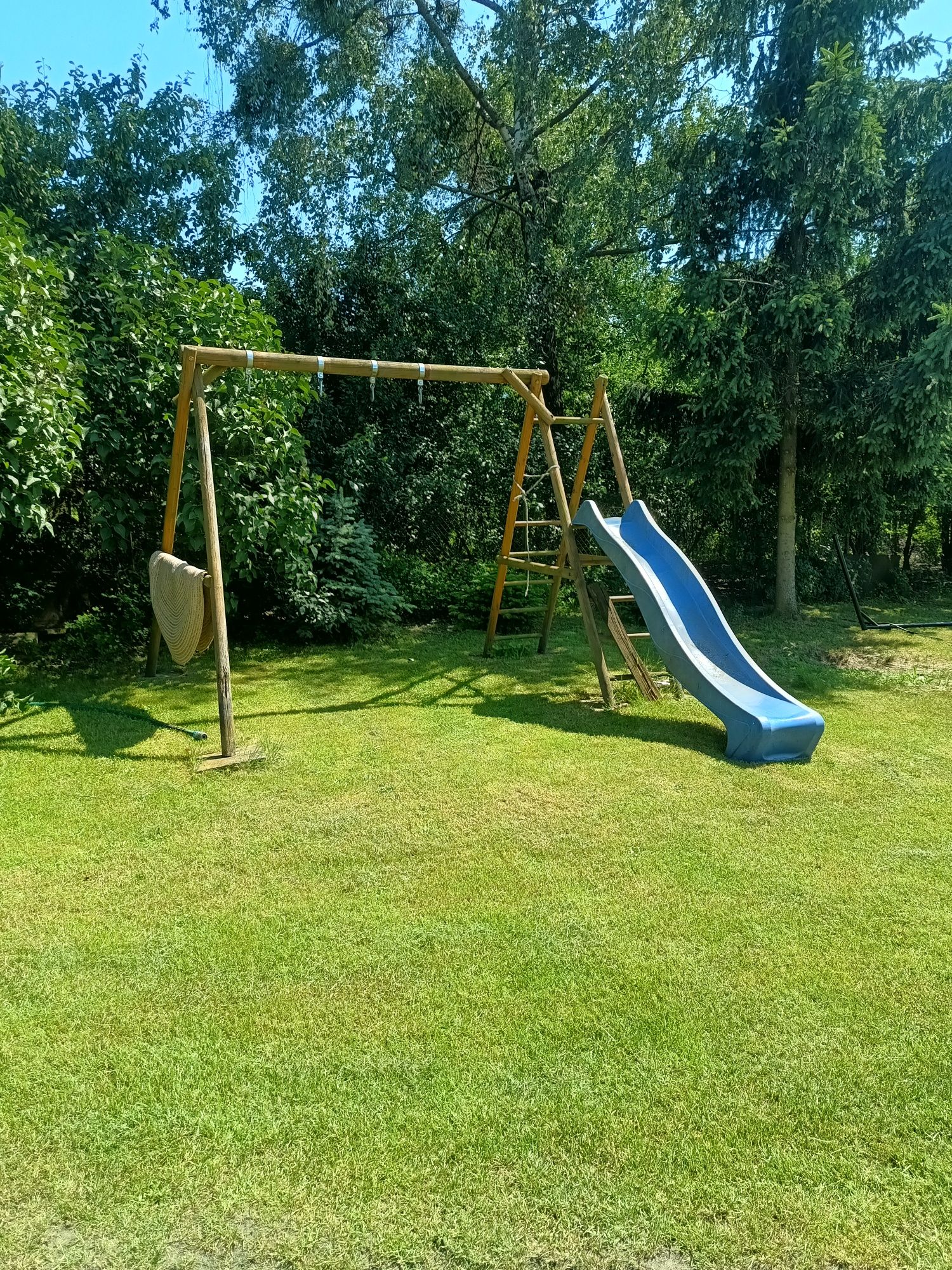 Huśtawka z zjeżdżalnią