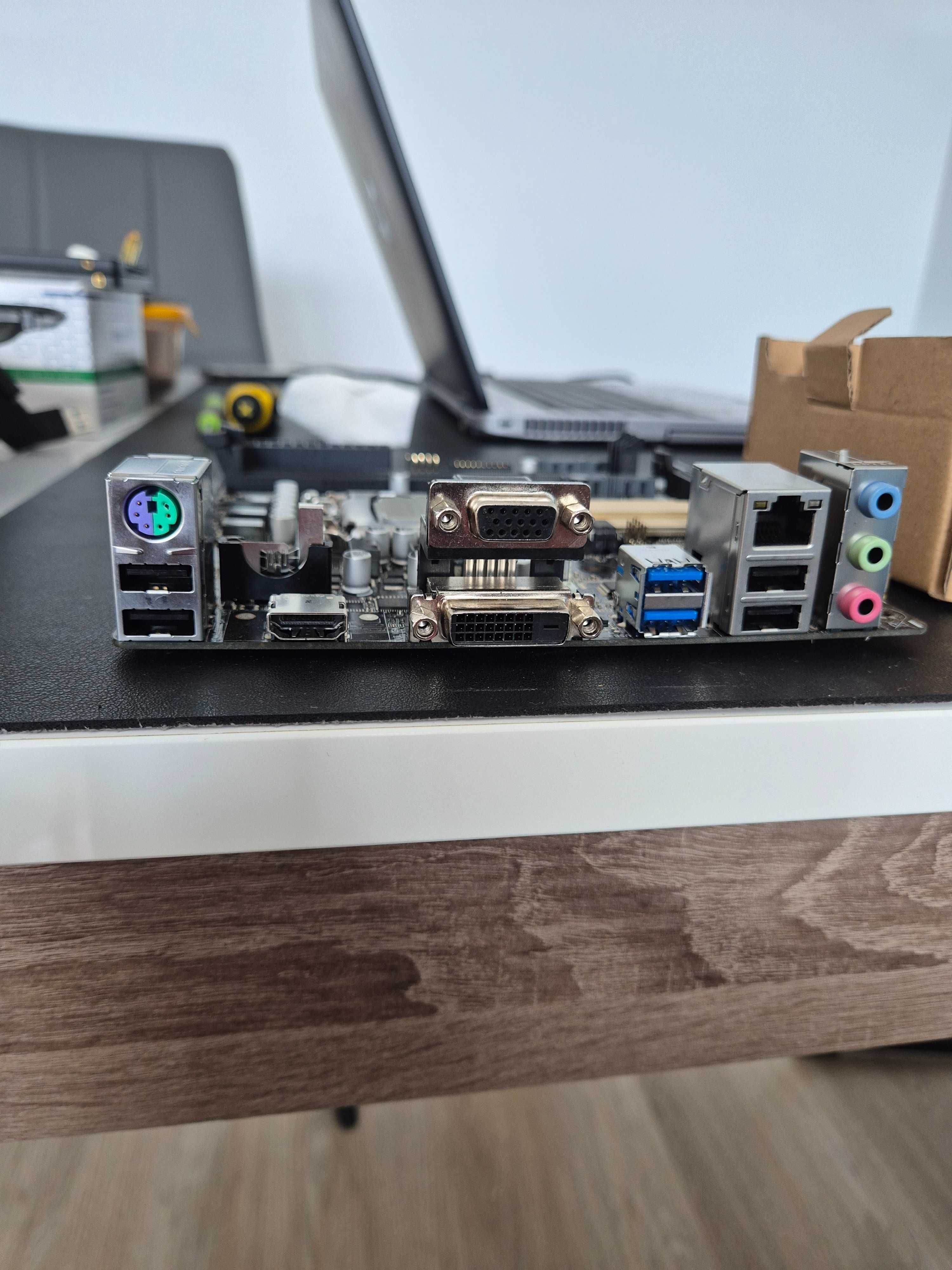 Procesor i7 7700K 4rdzenie/8 wątków 4,2GHz, + płyta główna z chlodzeni