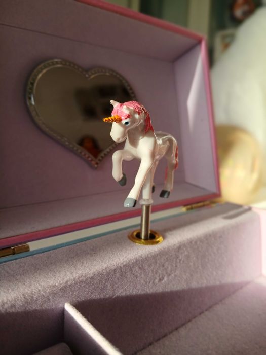 Guarda-Joias Unicórnio e Caixa de Música