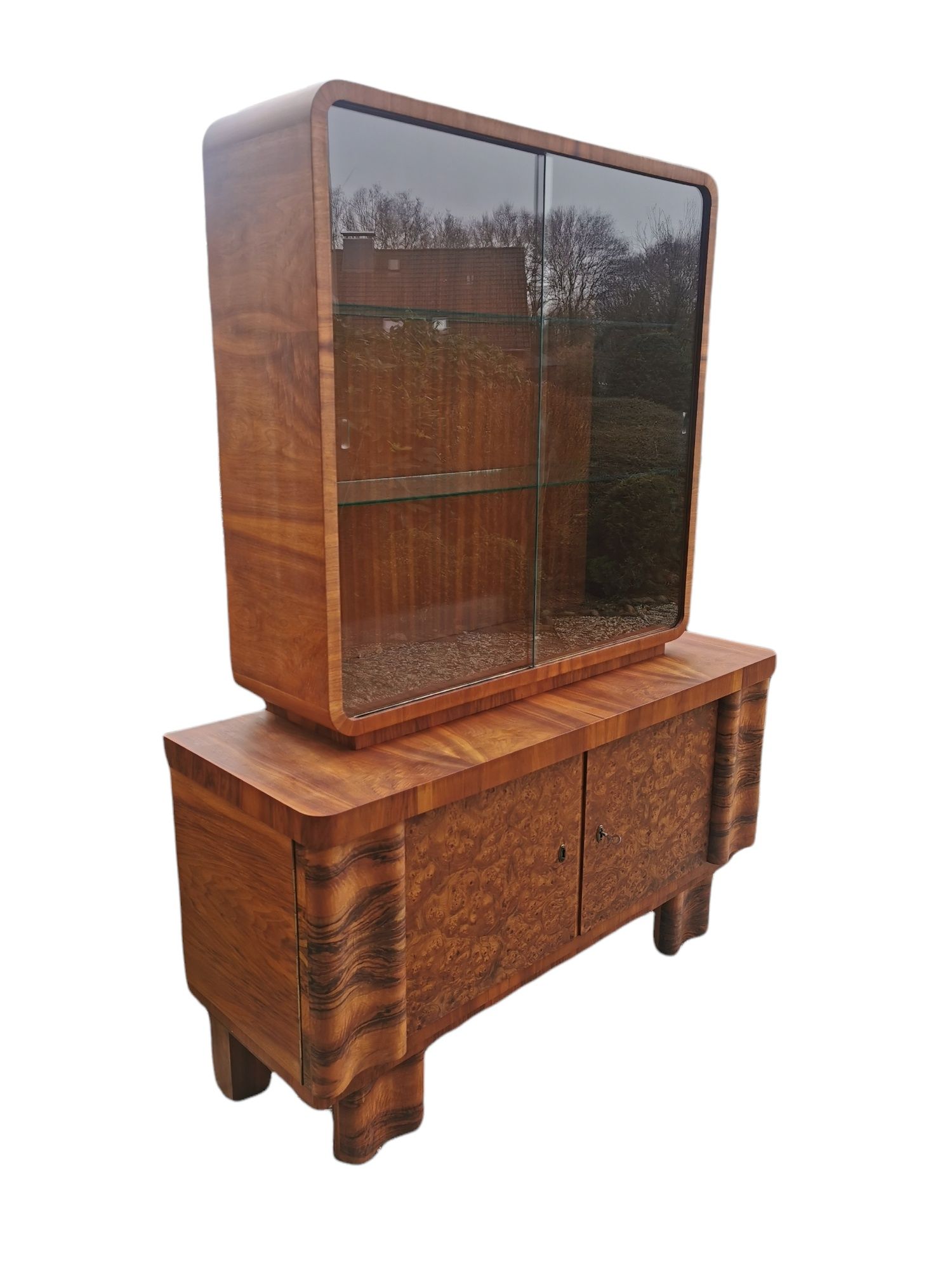 Wyjątkowa witryna Art Deco. Ok 1930 rok, orzech.