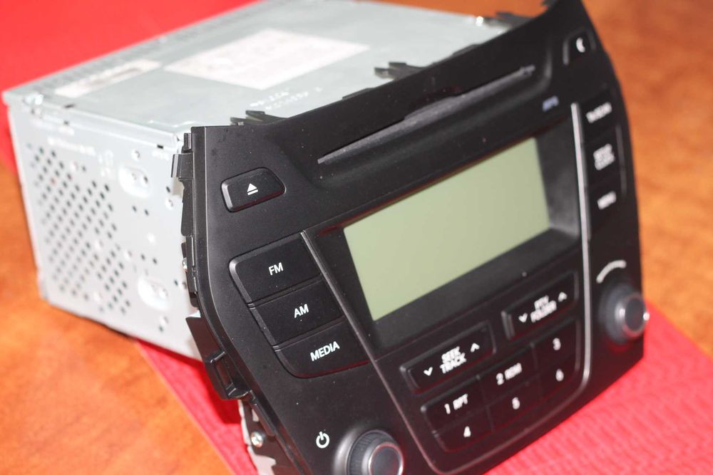 Оригинальная новая магнитола на HYUNDAI SANTA FE оригинал