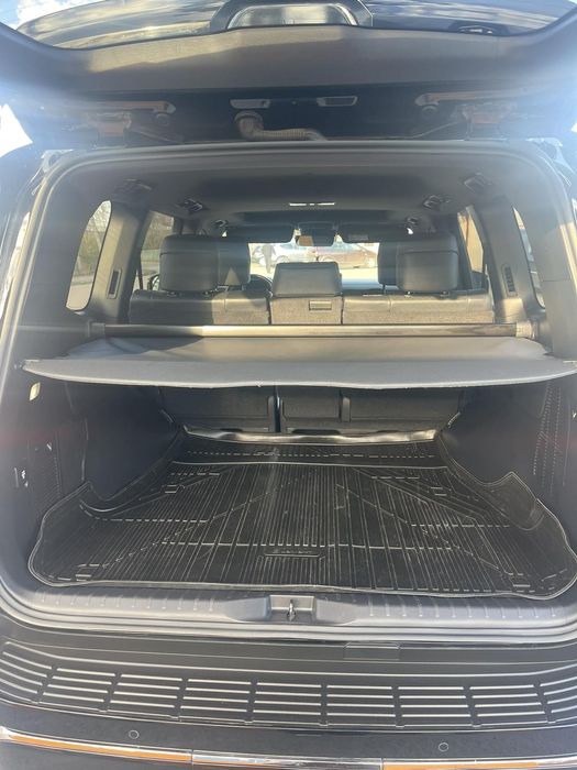 Toyota Land Cruiser 300