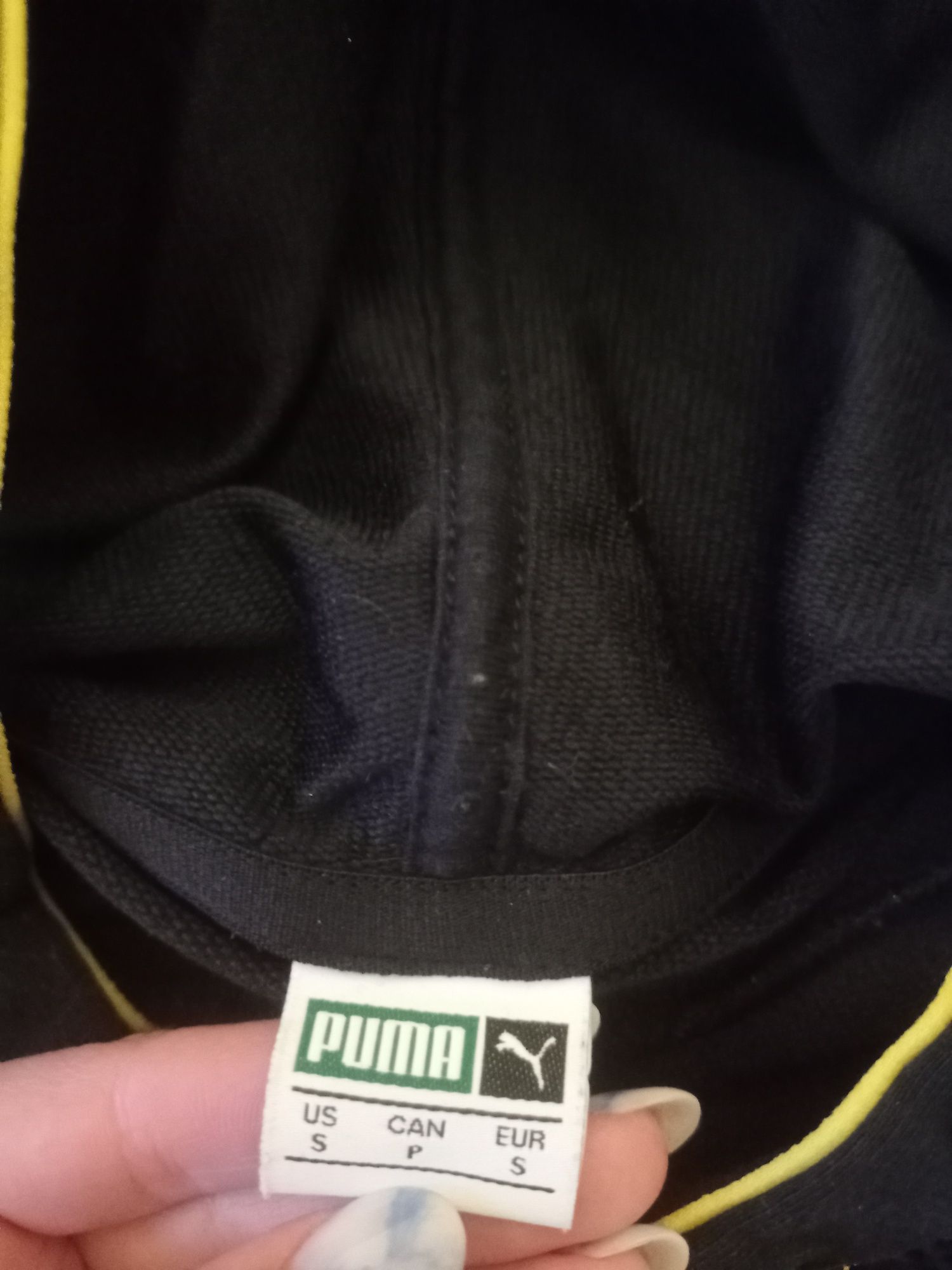 Кофточка PUMA,размер s.Отличное состояние