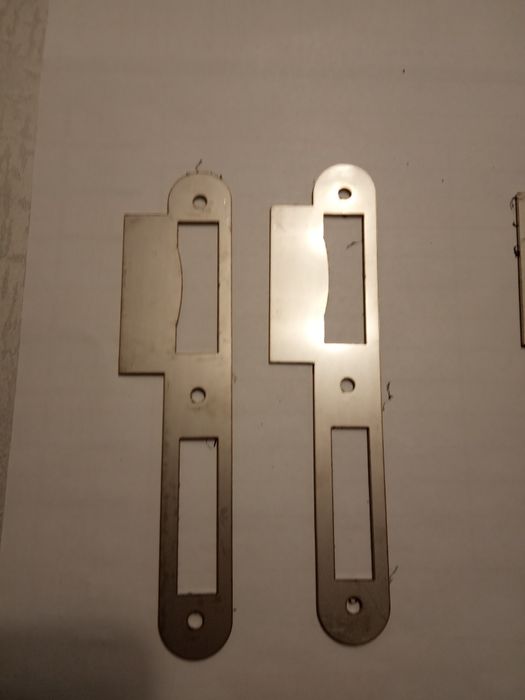 Blacha zaczepowa drzwi drewniane zamek lob