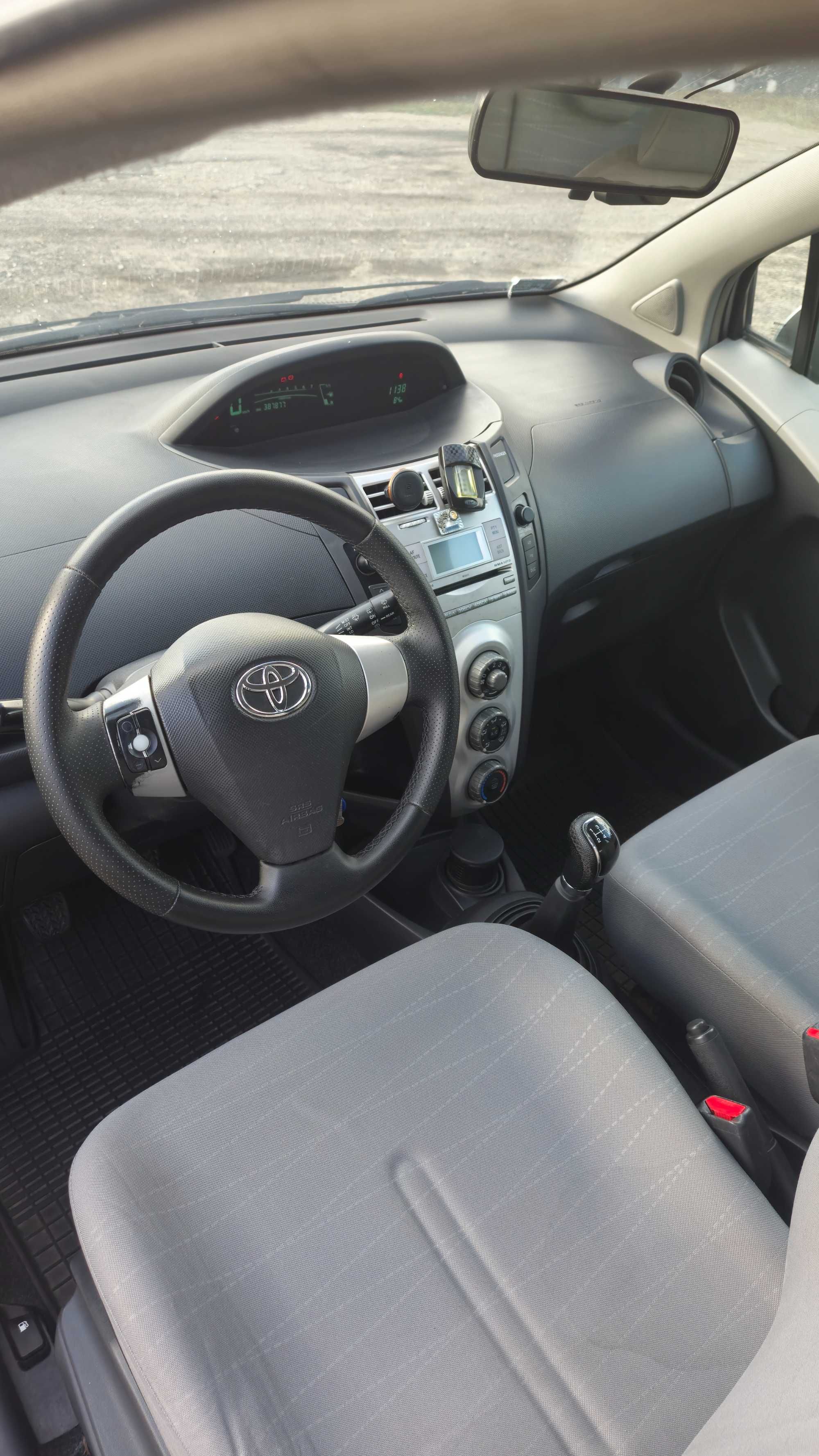 Toyota Yaris 1,3L wersja Sol 2008 r.