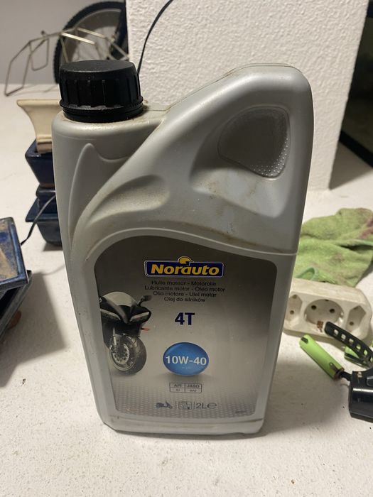 Ofereço Oleo 4t para motos