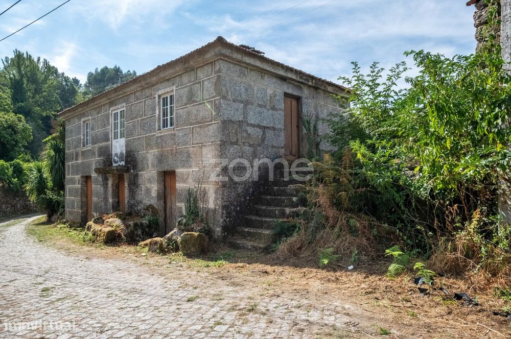 Quintinha com casa em pedra e terreno com 1.200 m2 - Gôve, Baião