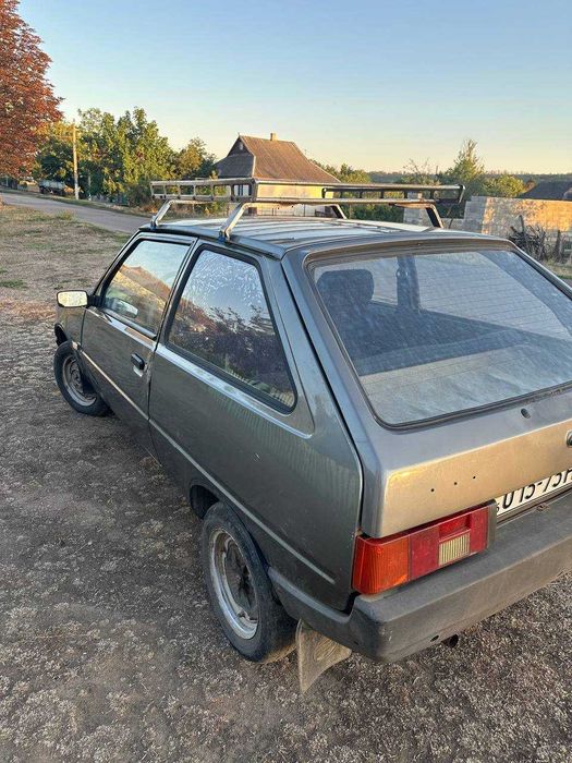 Автомобіль Таврія 1102