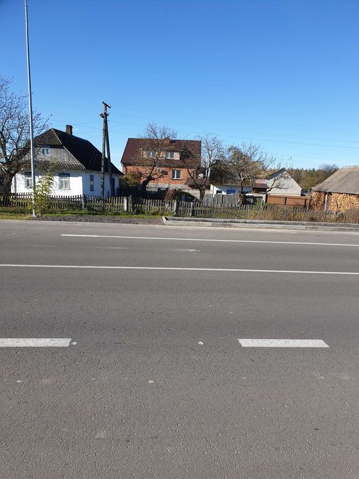 Будинок с.Куснище при дорозі великий участок 25сот.