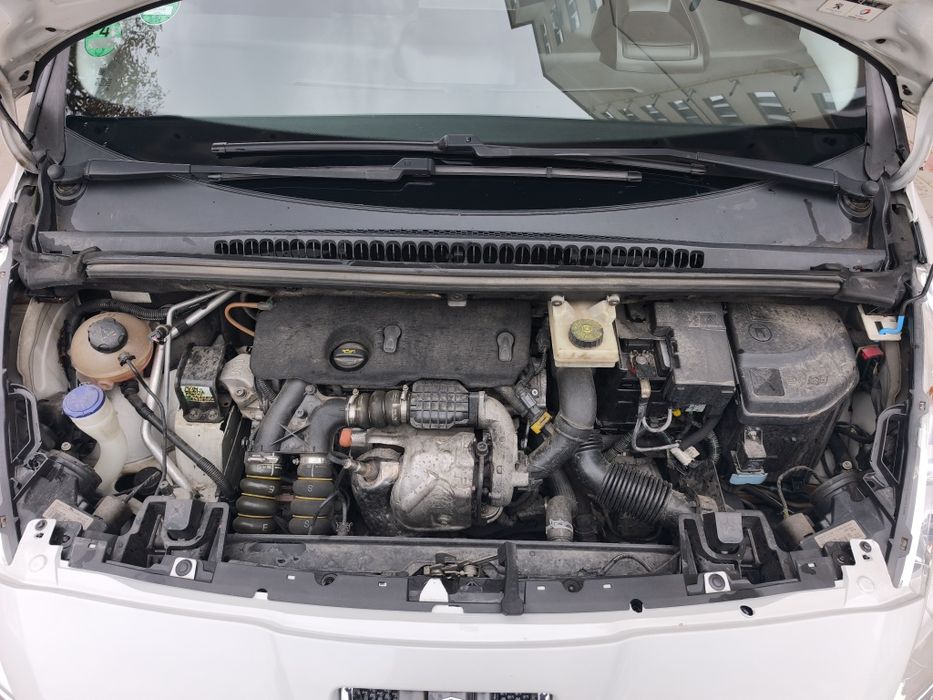 Продам Peugeot 5008.