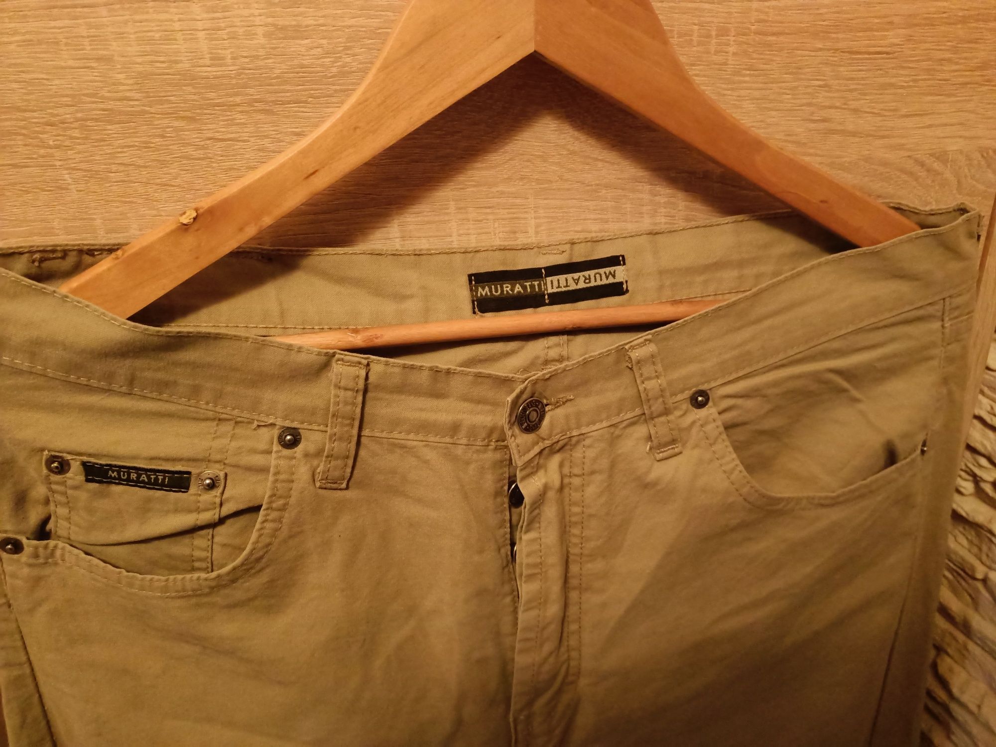 Spodnie firmy Muratti z materiału