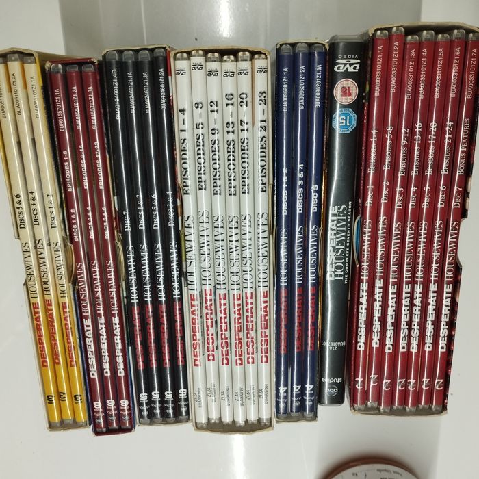 Vende se os DVD todos juntos por 10€