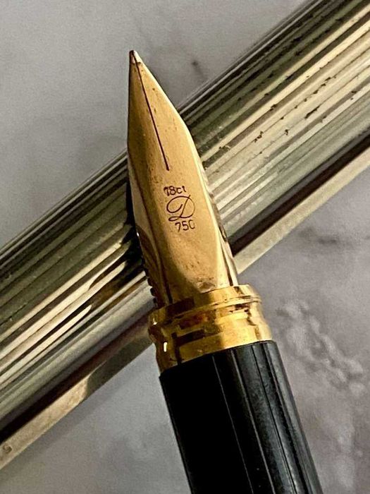 Caneta ST Dupont Bico de Ouro Sólido 18 Quilates