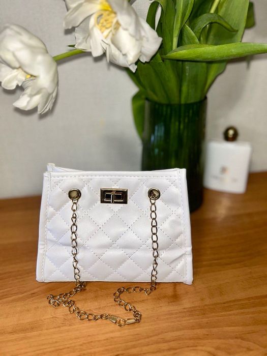 Елегантна жіноча сумка