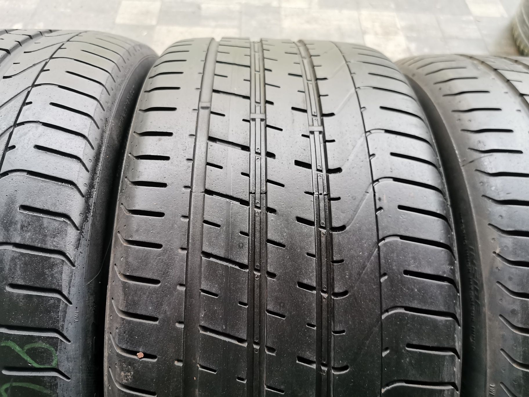 Разноширокие шины 245/40 R19 275/35 R19 Pirelli