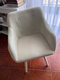 4 cadeiras modernas em tecido