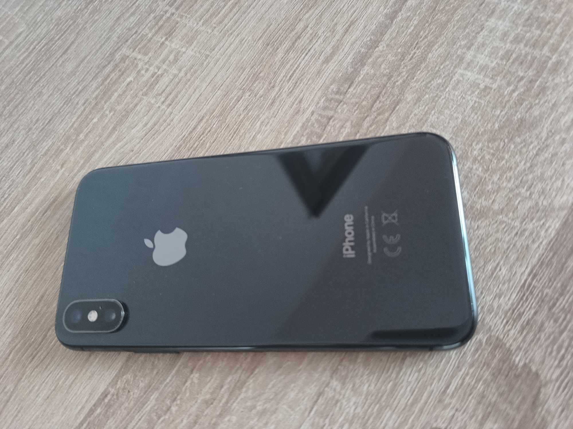 Iphone X -z drobnym uszkodzeniem
