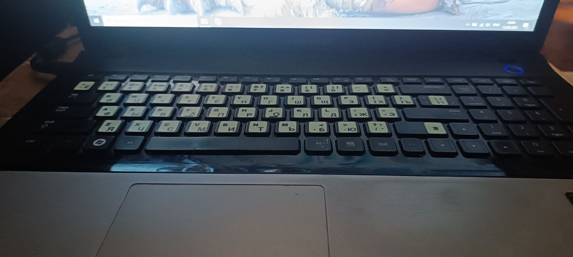 Игровой ноутбук SAMSUNG NP300E7z с большим 17,3"экраном intel 8 ядер О