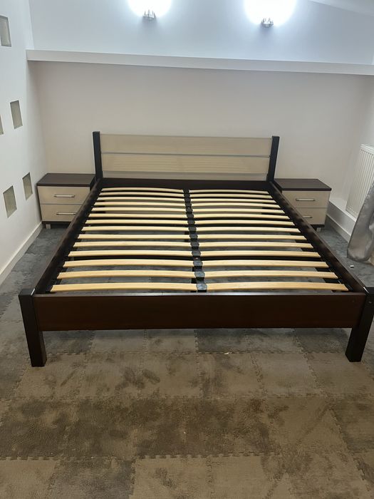 Lozko 160x200 ze stolikami nocnymi