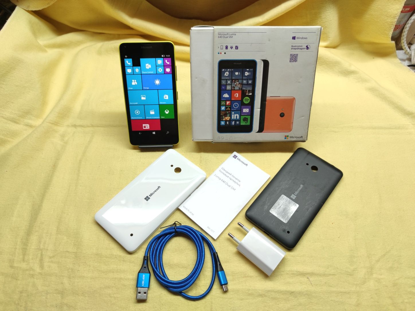 Смартфон Microsoft Lumia 640 Dual Sim + 3 крышки + Windows 10