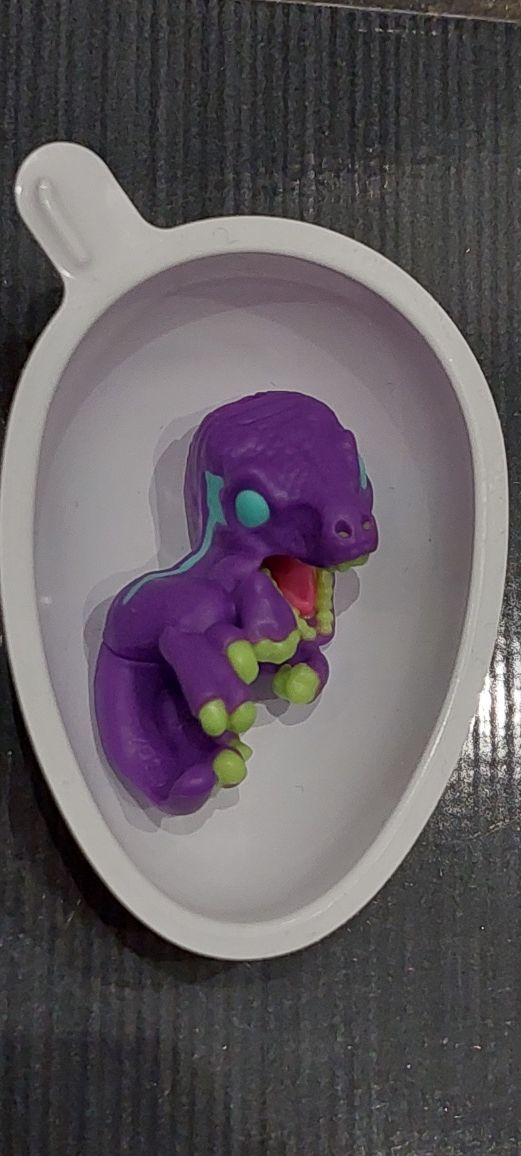 Kinder joy jurassic world динозаври (динозаврики)