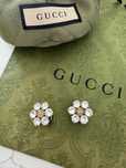 Gucci przepiękne kolczyki / klipsy z cyrkonami złote logo 2 cm