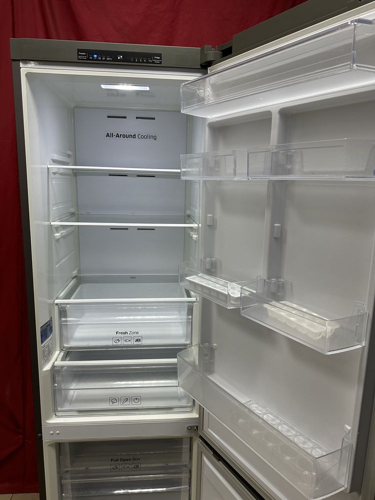 Холодильник Samsung RB37J5100SA