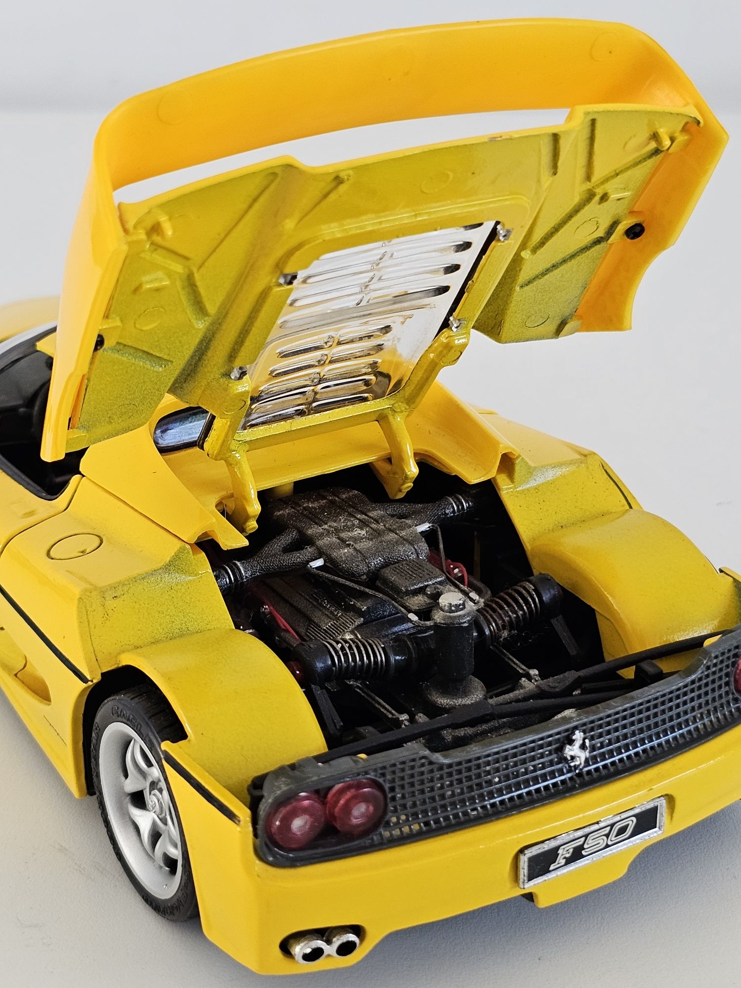 Ferrari f50 w skali 1/18 żółte  shell maisto