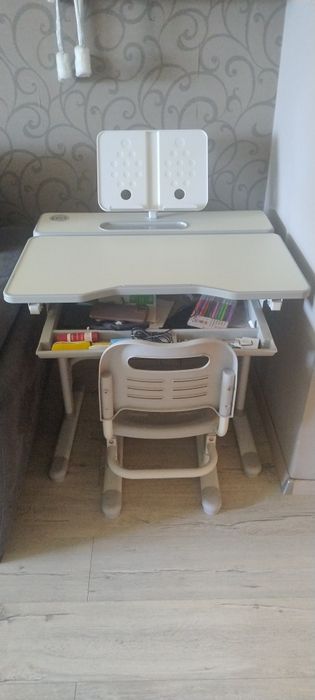 Стіл дитячий для школи