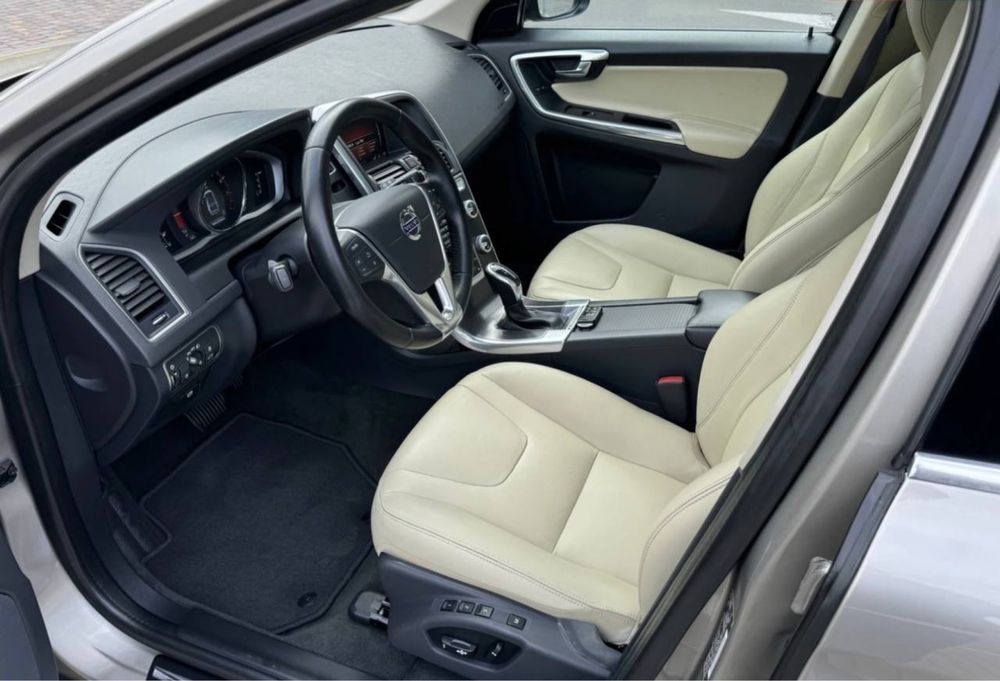 Продам Volvo XC60 2015 року