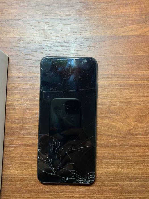 Redmi Note 10 5G 8/256GB на запчасти. Разбитый экран. Плата рабочая