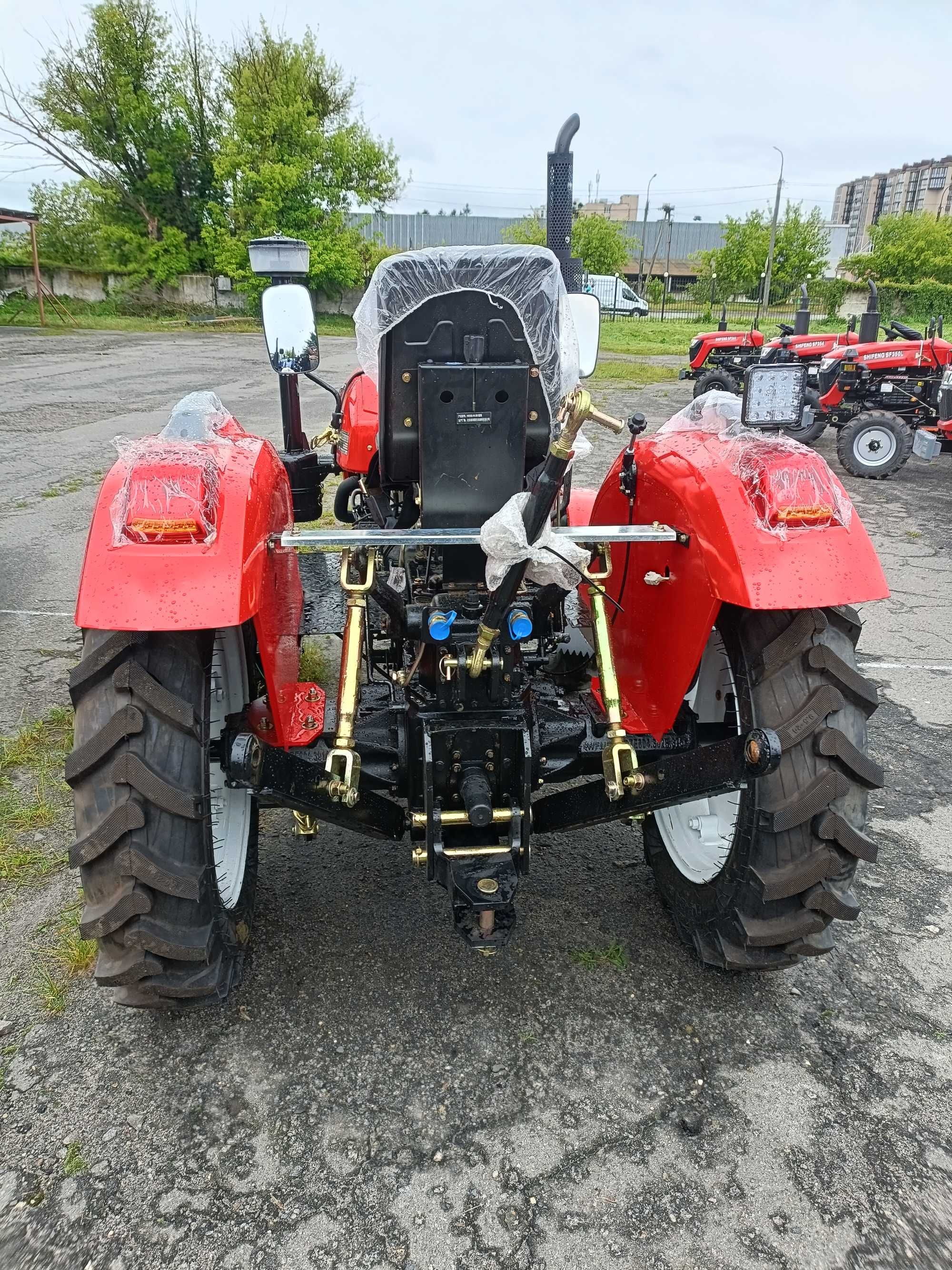 Мінітрактор Сінтай Xingtai XT-244L рівна підлога, бокова КПП4+1 2025