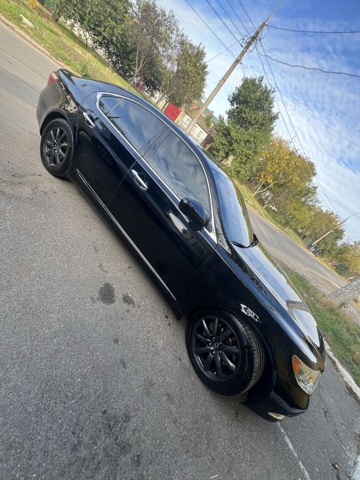 Продам Lexus LS 460