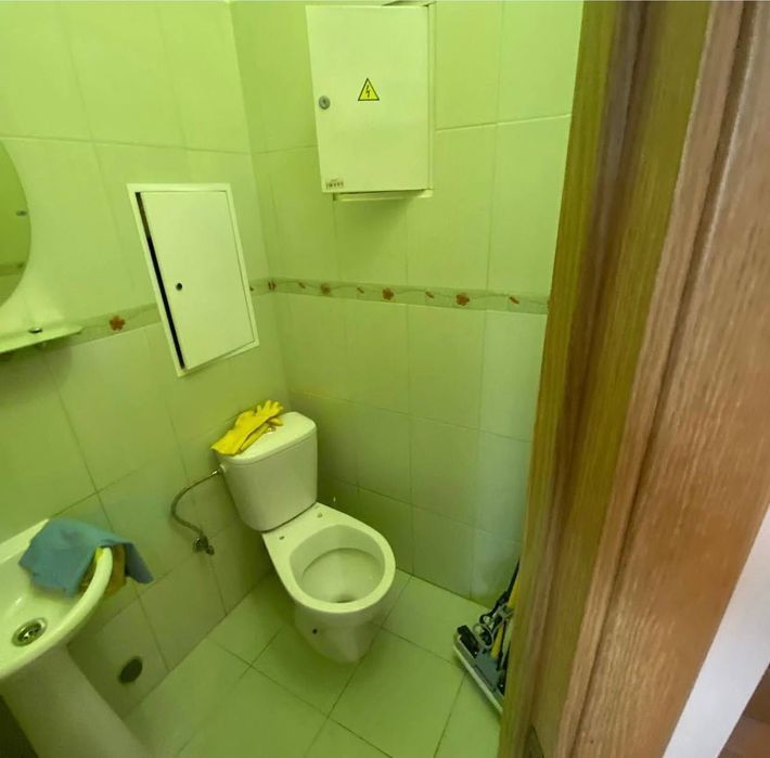 Продаж 3 км квартири поруч з стометрівкою