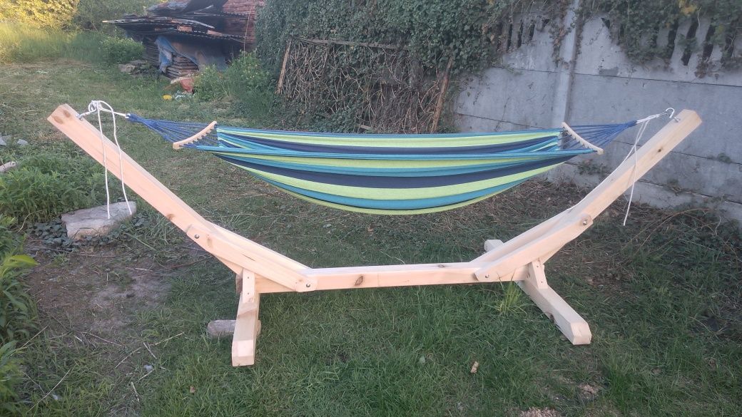 Drewniany stojak na hamak