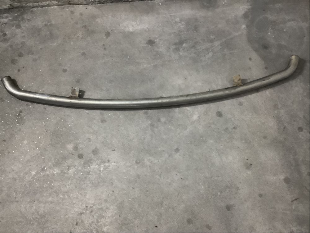 Barra para pára-choques dianteiro de Nissan Navara D40 Inox Bom estado