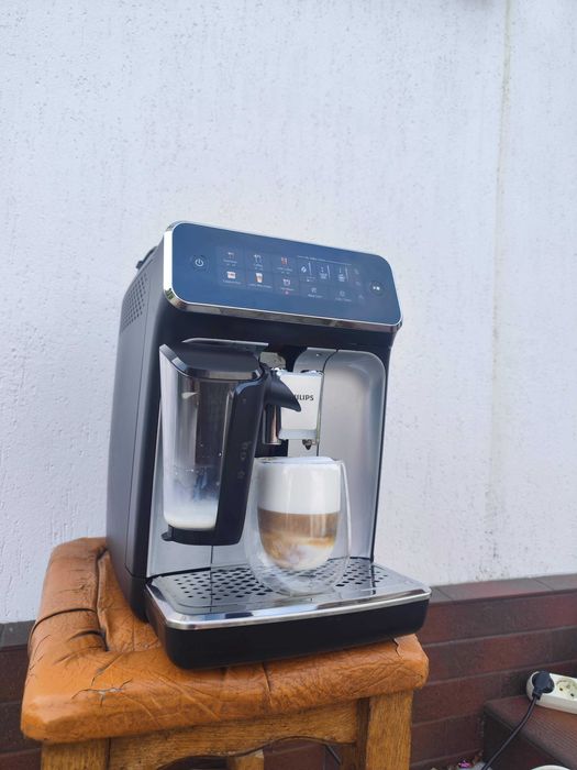 Кавомашина PHILIPS Series 3300 EP3347/90 новий молочник