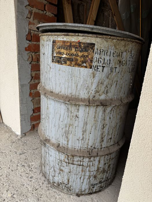 Металева бочка 200л різні види