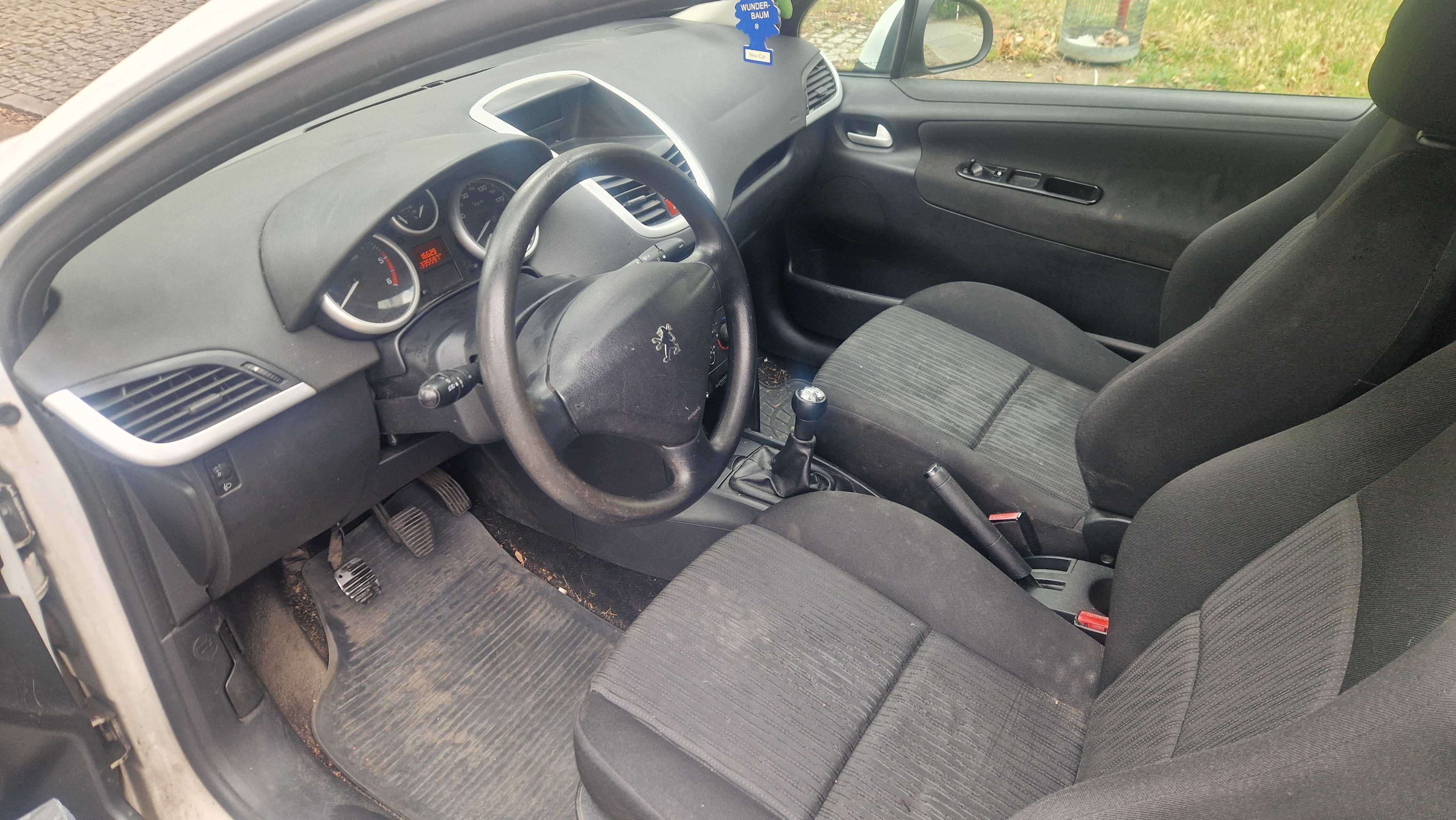 Peugot 207 rocznik 2010